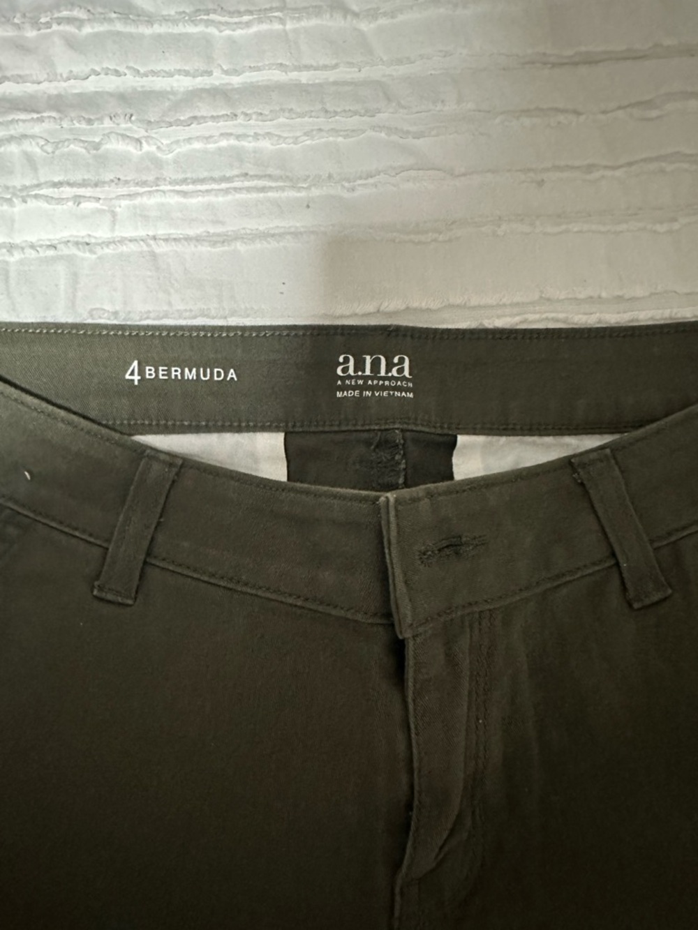 a.n.a Olive won Bermuda Pants